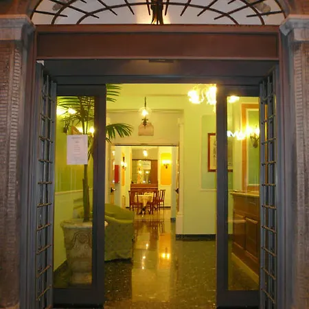 Palazzo Venere 4* Rom