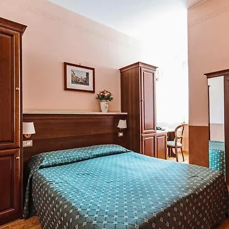 Palazzo Venere 4* Rom